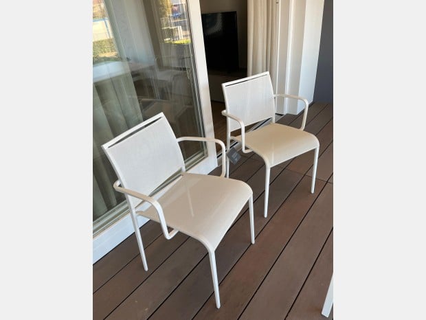 Sedia con braccioli Desalto Sand Light