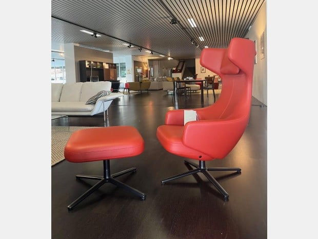 Poltrona con pouf Vitra Grand Repos