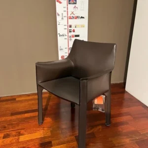 Sedia con braccioli Cassina Cab